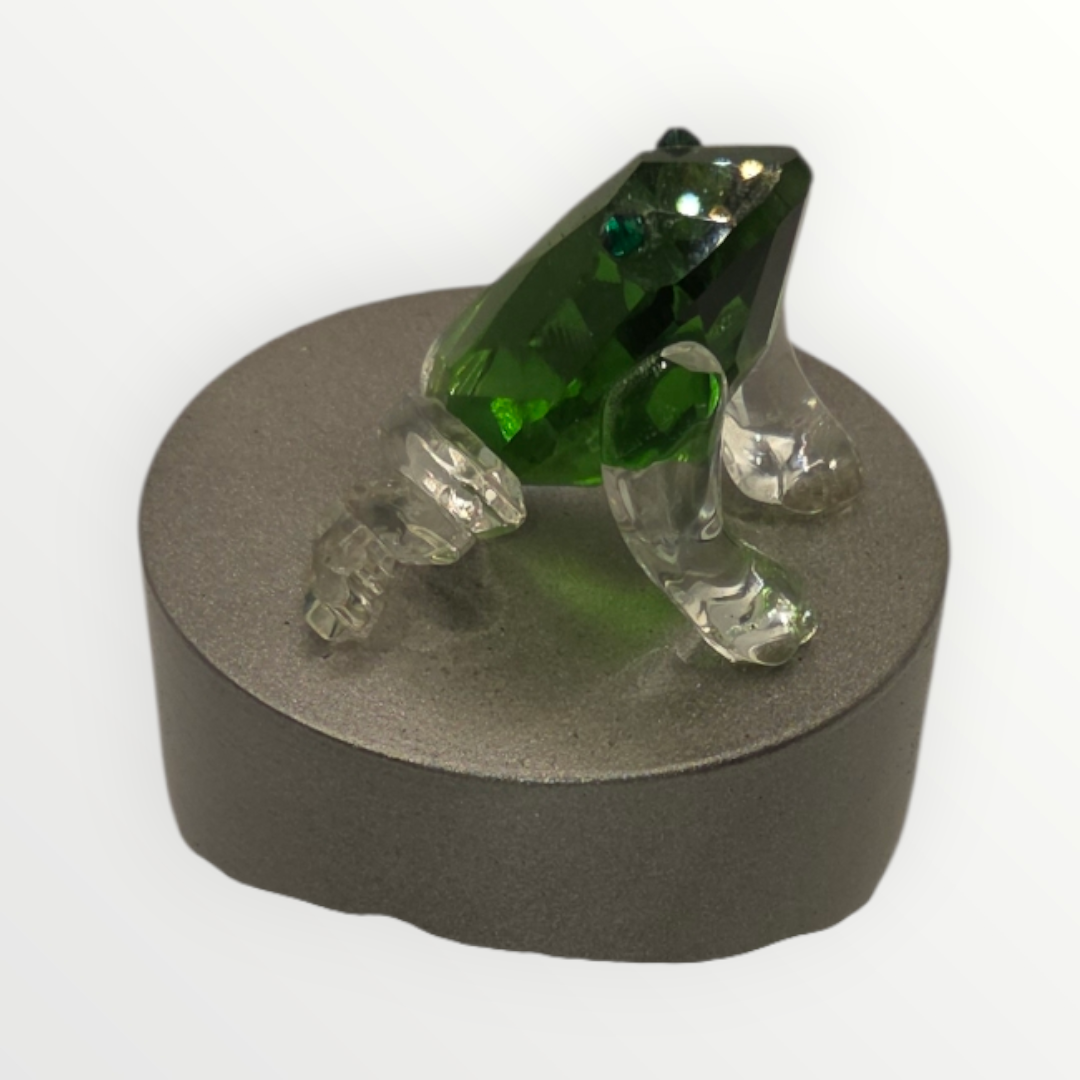 Rotating Glass Frog Music Box